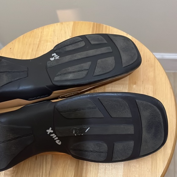 Kenneth Cole’s Reaction Tournament men’ leather slip on loafers. Tan. Size 7.5 - Picture 5 of 9